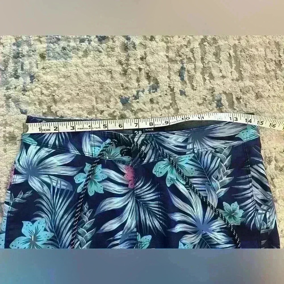 NWOT Hurley men  swim trunks size 28 - Picture 7 of 8